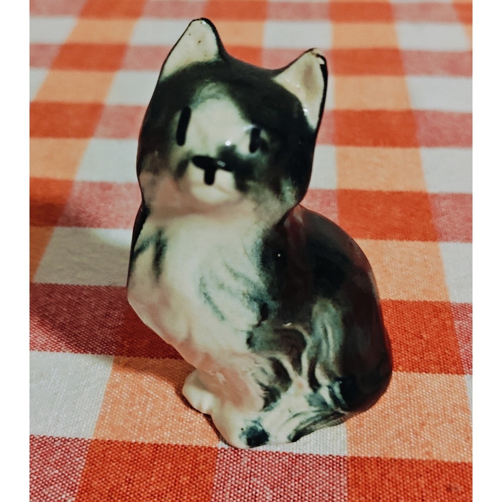 Vintage 1950s Ceramic Hand Painted Tuxedo Cat Figurine